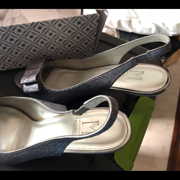 🔴Beautiful Pale Purple/Blue glittery Slingbacks - Picture 2 of 6